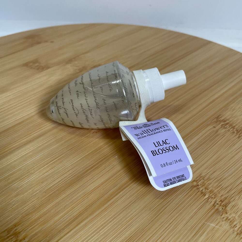 Bath & Body Works White Barn Lilac Blossom Single Wallflower Refill Bulb